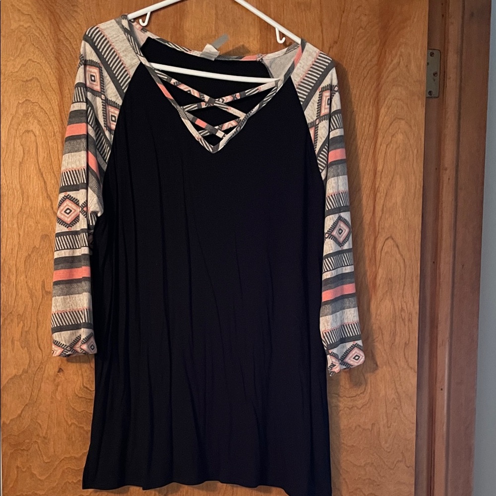 Honeyme Black Top with Patterned Sleeves, XL
